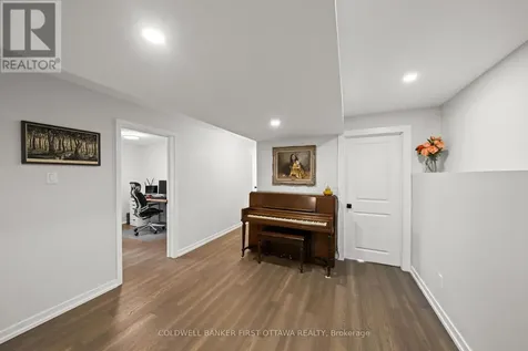 740 Garner Avenue Ottawa ON K1V 6M7
