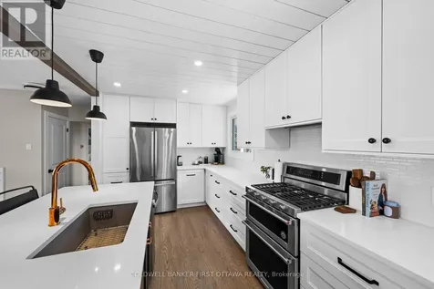 740 Garner Avenue Ottawa ON K1V 6M7