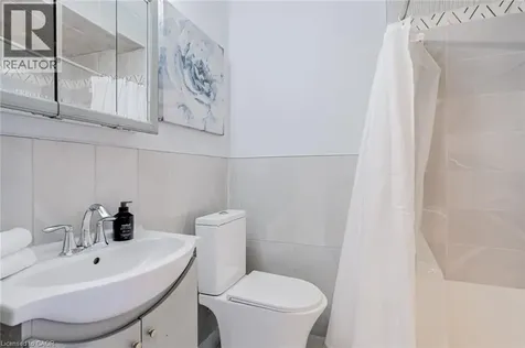 127 Barnesdale Avenue North Hamilton ON L8L 6S8