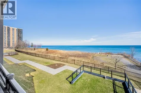 35 Southshore Crescent Stoney Creek ON L8E 0J2
