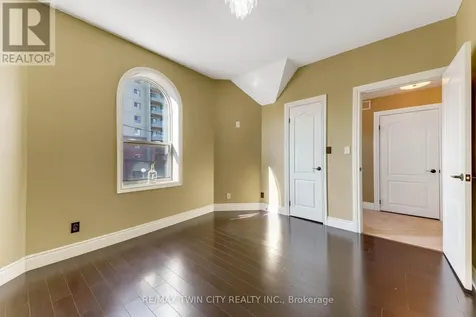 561 Queen Street South Kitchener ON N2G 1W9