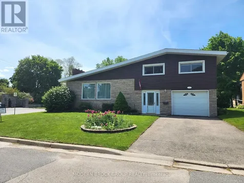 2 Woodlawn Place Brockville ON K6V 2Z2