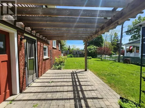 2 Woodlawn Place Brockville ON K6V 2Z2