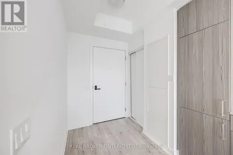 220 Missinnihe Way Mississauga (port Credit) ON L5H 0A9