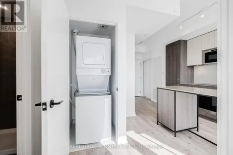 220 Missinnihe Way Mississauga (port Credit) ON L5H 0A9