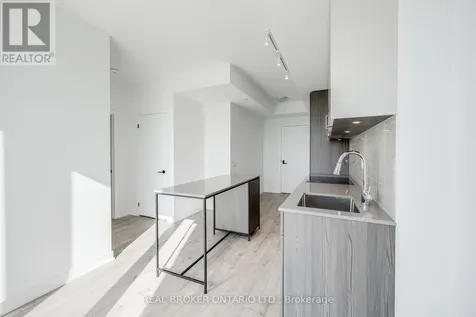 220 Missinnihe Way Mississauga (port Credit) ON L5H 0A9