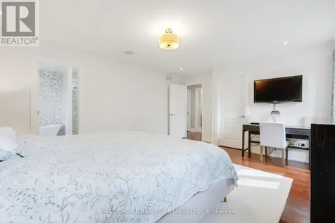 38 Withrow Avenue Ottawa ON K2G 2H8