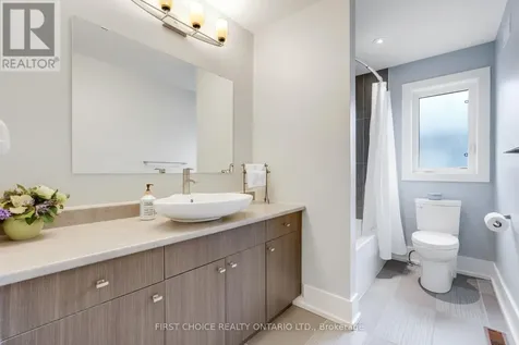 38 Withrow Avenue Ottawa ON K2G 2H8