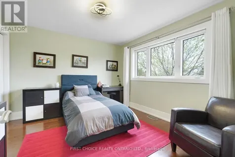 38 Withrow Avenue Ottawa ON K2G 2H8