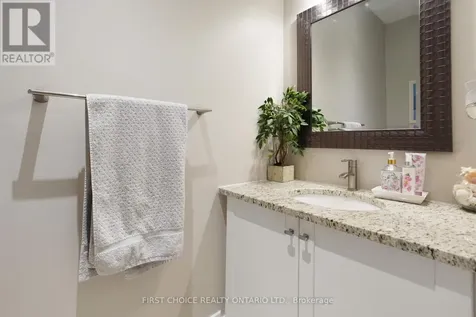 38 Withrow Avenue Ottawa ON K2G 2H8