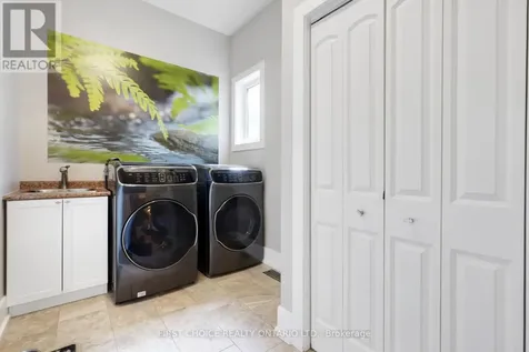38 Withrow Avenue Ottawa ON K2G 2H8