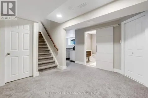 38 Withrow Avenue Ottawa ON K2G 2H8