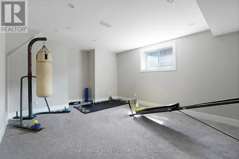 38 Withrow Avenue Ottawa ON K2G 2H8