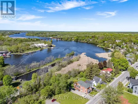 160 Charlotte Street Merrickville-wolford ON K0G 1N0
