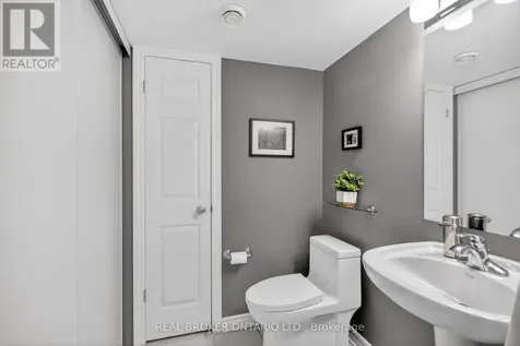 701 B Sue Holloway Drive Ottawa ON K2J 5R6