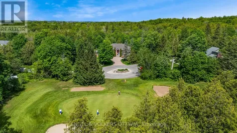 5 Countryside Green Ottawa ON K2R 1B5