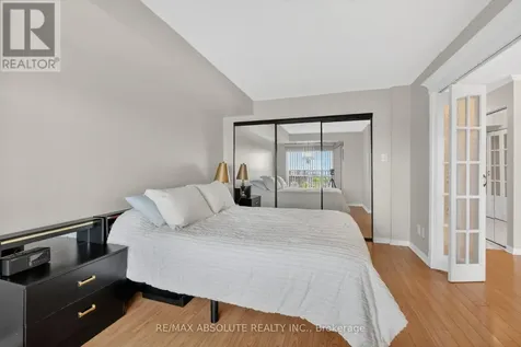 545 St Laurent Boulevard Ottawa ON K1K 4H9