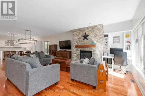 121 Elm Street Collingwood ON L9Y 3J3
