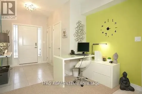 60 Waterlily Way Hamilton ON L0R 1P0