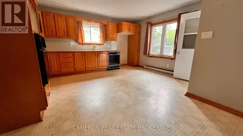 206-208 Gardner Avenue Cornwall ON K6H 5H6