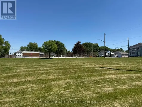 206-208 Gardner Avenue Cornwall ON K6H 5H6