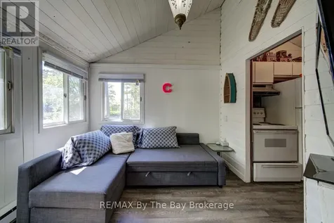 33 17th Street North Wasaga Beach ON L9Z 2J1