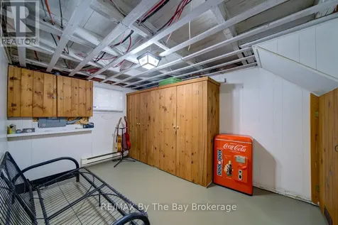 33 17th Street North Wasaga Beach ON L9Z 2J1
