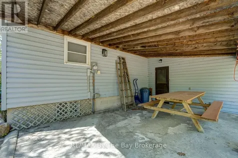 33 17th Street North Wasaga Beach ON L9Z 2J1
