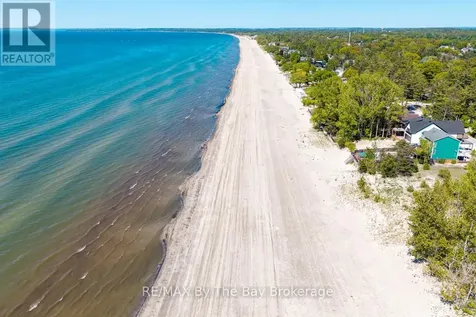 33 17th Street North Wasaga Beach ON L9Z 2J1