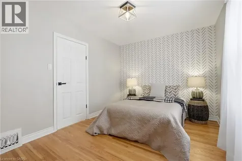 170 Kensington Avenue South Hamilton ON L8M 3H5