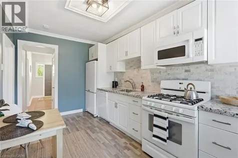 170 Kensington Avenue South Hamilton ON L8M 3H5