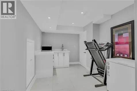 460 Equestrian Way Cambridge ON N3E 0B6