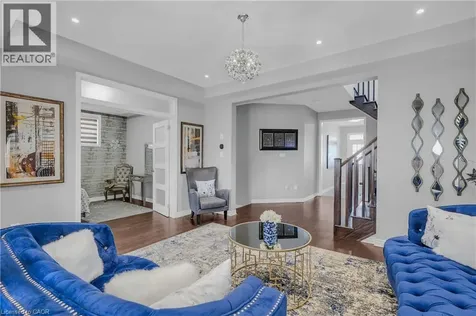 460 Equestrian Way Cambridge ON N3E 0B6