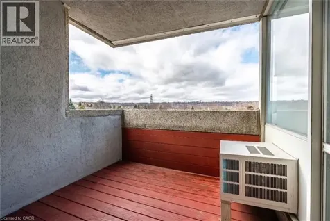 40 Harrisford Street Hamilton ON L8K 6N1