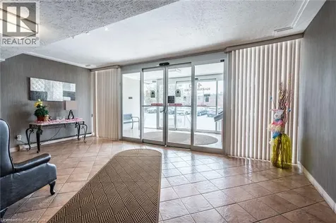 40 Harrisford Street Hamilton ON L8K 6N1