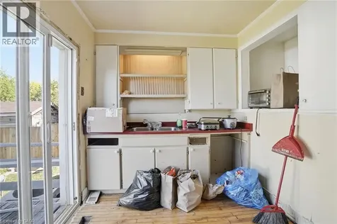 139 Adeline Avenue Hamilton ON L8H 5T7