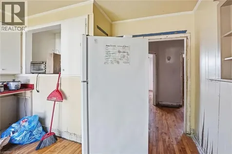 139 Adeline Avenue Hamilton ON L8H 5T7