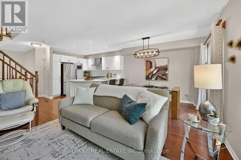 112 Parkrose Private Ottawa ON K4A 0N8