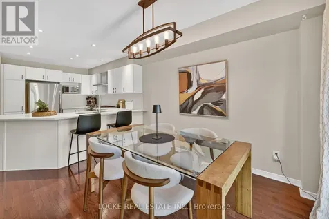 112 Parkrose Private Ottawa ON K4A 0N8