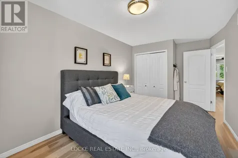 112 Parkrose Private Ottawa ON K4A 0N8