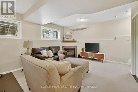 112 Parkrose Private Ottawa ON K4A 0N8