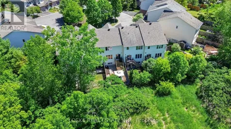 112 Parkrose Private Ottawa ON K4A 0N8