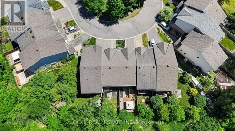 112 Parkrose Private Ottawa ON K4A 0N8