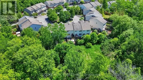 112 Parkrose Private Ottawa ON K4A 0N8