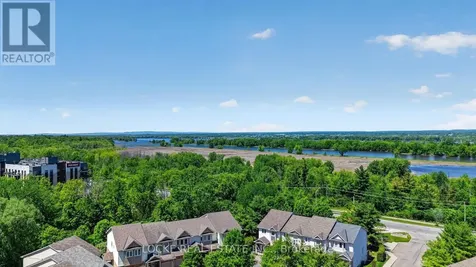 112 Parkrose Private Ottawa ON K4A 0N8