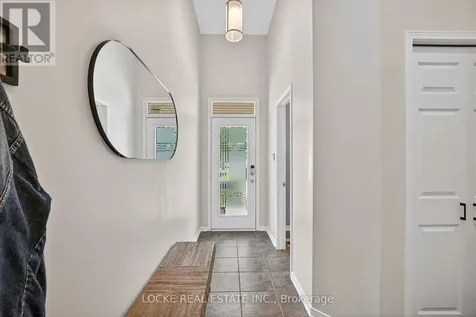 112 Parkrose Private Ottawa ON K4A 0N8