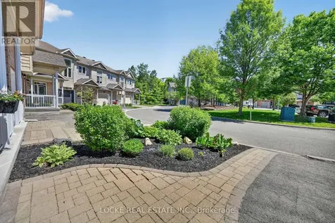 112 Parkrose Private Ottawa ON K4A 0N8