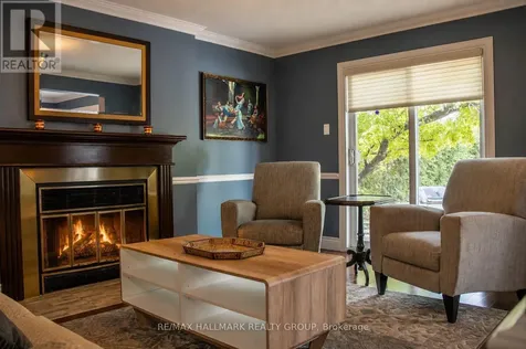 1808 Robinwood Place Ottawa ON K1C 6L4