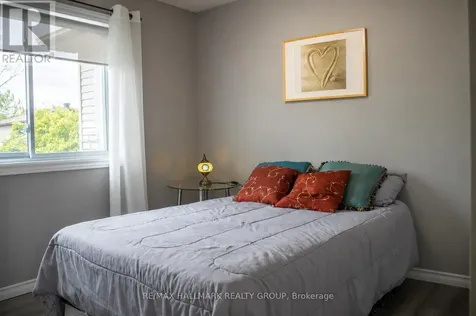 1808 Robinwood Place Ottawa ON K1C 6L4
