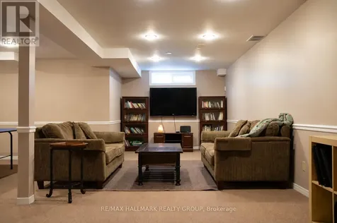 1808 Robinwood Place Ottawa ON K1C 6L4
